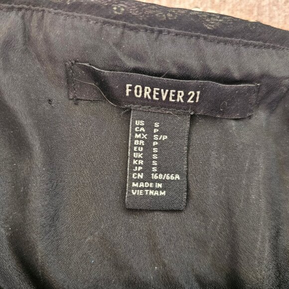 Shimmery sequin pattern mini skirt - Picture 6 of 8